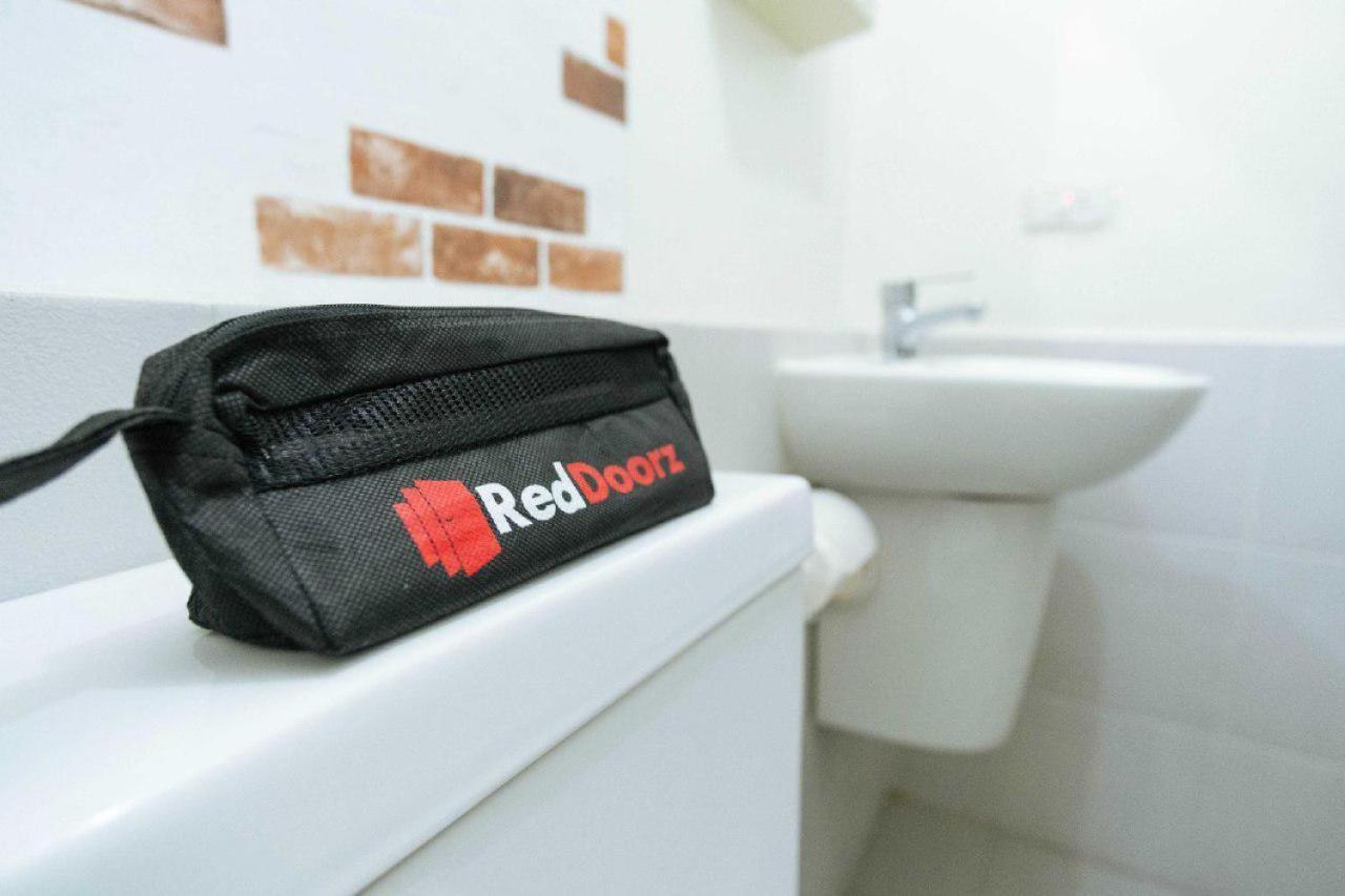 RedDoorz Plus near Jakarta Kota Station - Minimum Stay 6 Nights Exterior foto