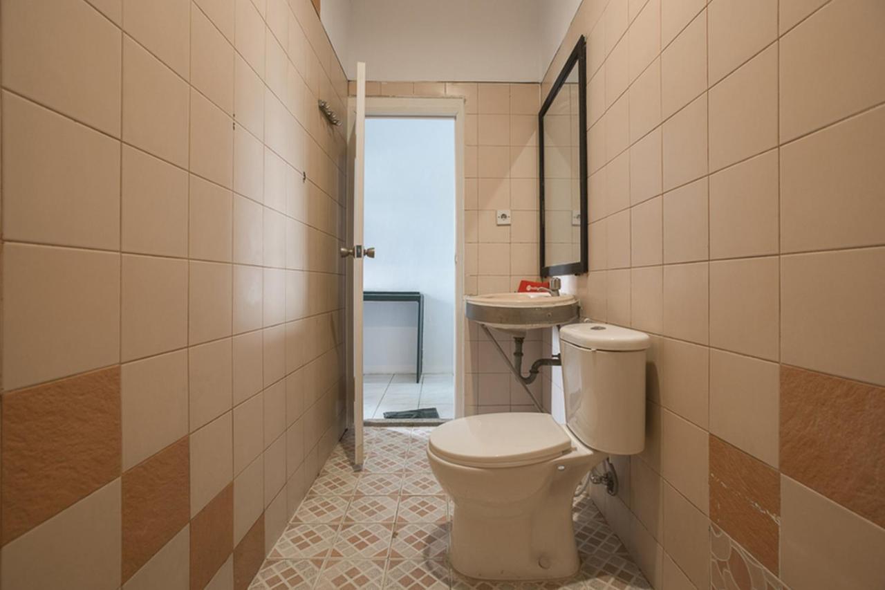 RedDoorz Plus near Jakarta Kota Station - Minimum Stay 6 Nights Exterior foto
