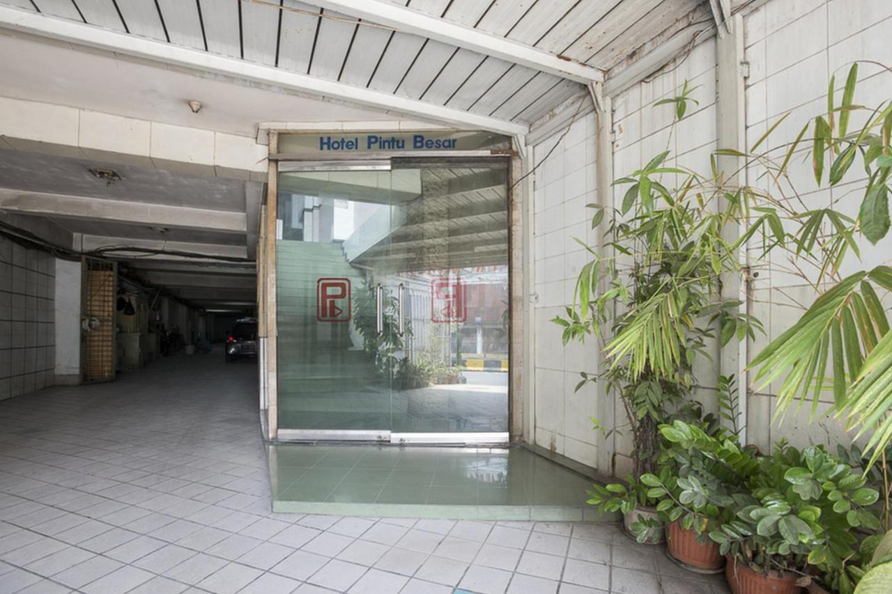 RedDoorz Plus near Jakarta Kota Station - Minimum Stay 6 Nights Exterior foto
